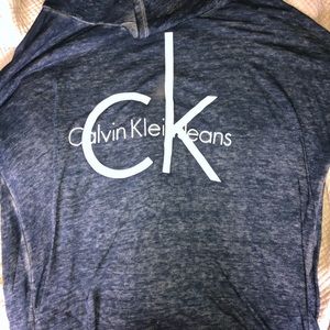 super cute navy pull over!